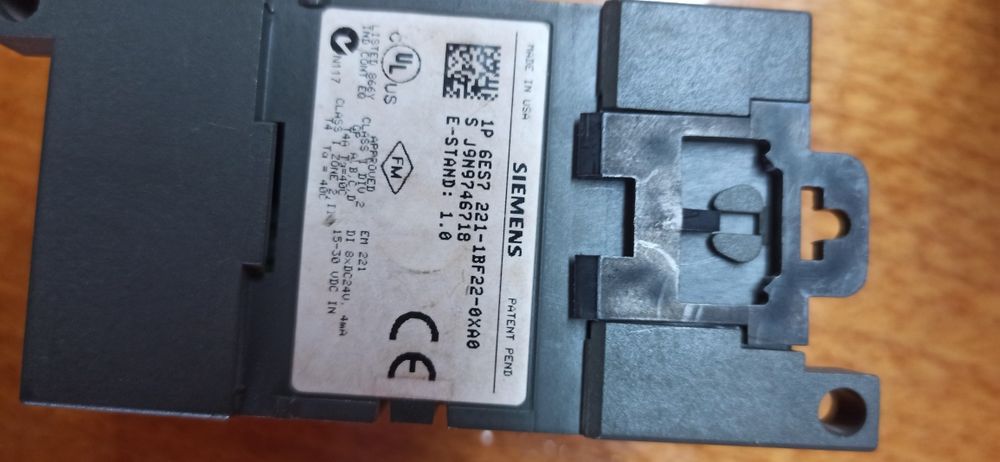 Siemens Módulo de 8 entradas digitais 6ES7 221-1BF22-0XA0