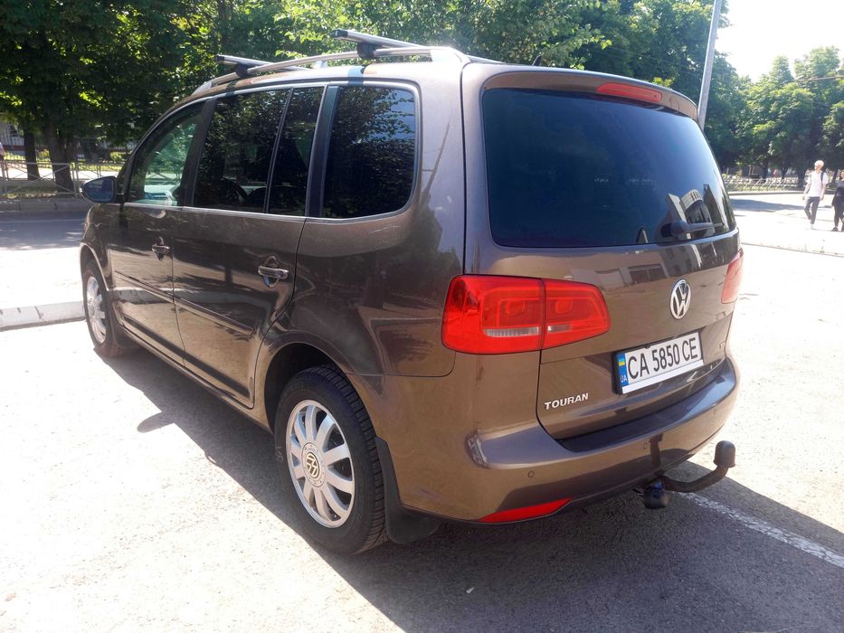 Volkswagen Touran 2011  2.0D AT (140 к.с.) Стан -Хороший.!