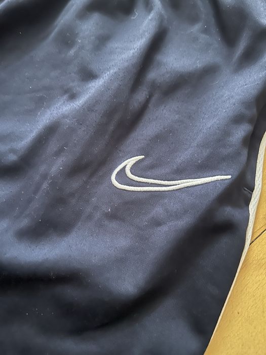 Granatowe męskie spodnie Nike