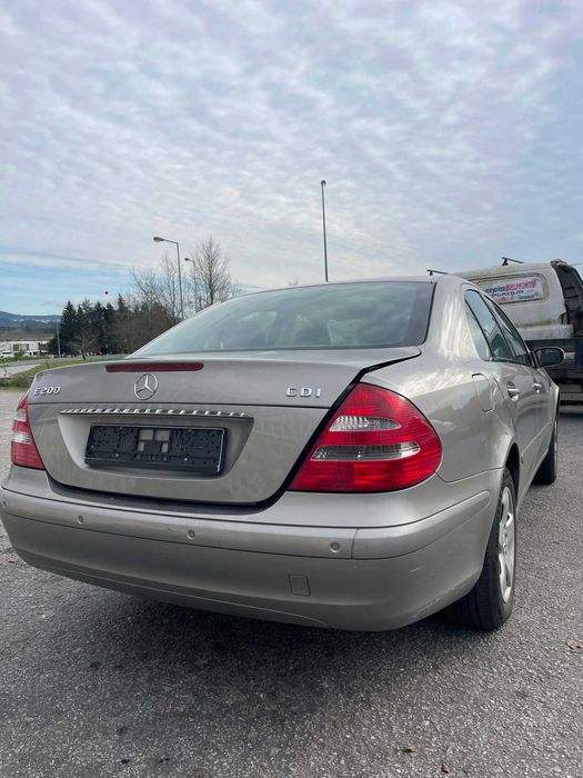 Mercedes-Benz E200 Viatura para peças
