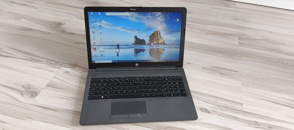 Laptop HP 255 G7