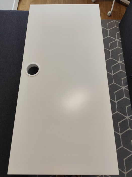 biurko białe Ikea Micke