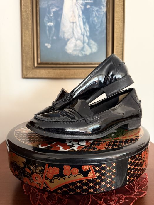 Czarne lakierowane loafersy mokasyny vintage old money preppy