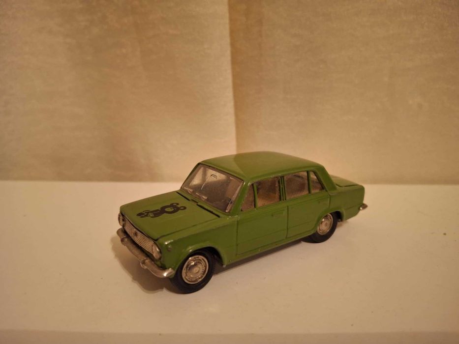 Lada Vaz 2101 edycja olimpijska 1:43 USSR Novoexport Saratov UNIKAT