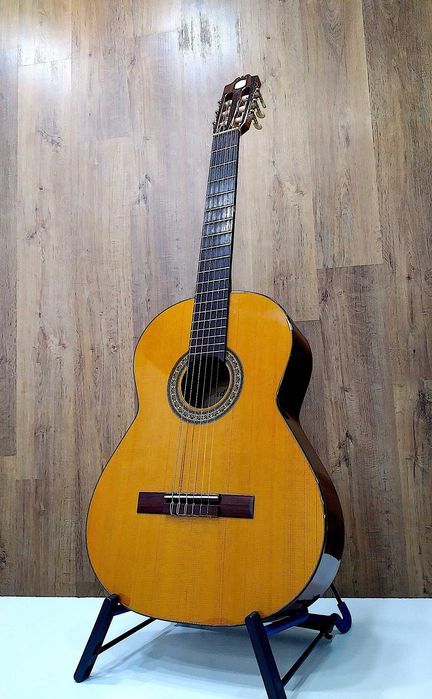 Гитара Admira Испания + чехол Цельный кедровый топ Классическая