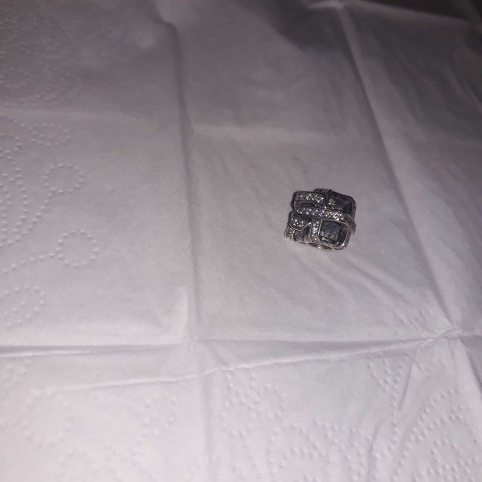 Charms  prezent cyrkonie do Pandory