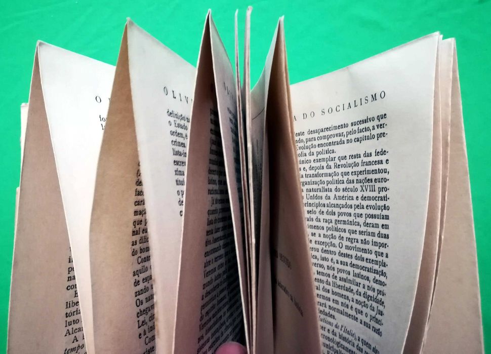 Teoria do Socialismo, 1ª edição (1952), livro por abrir