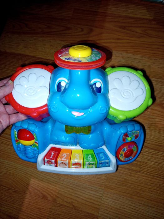 Clementoni słonik grający