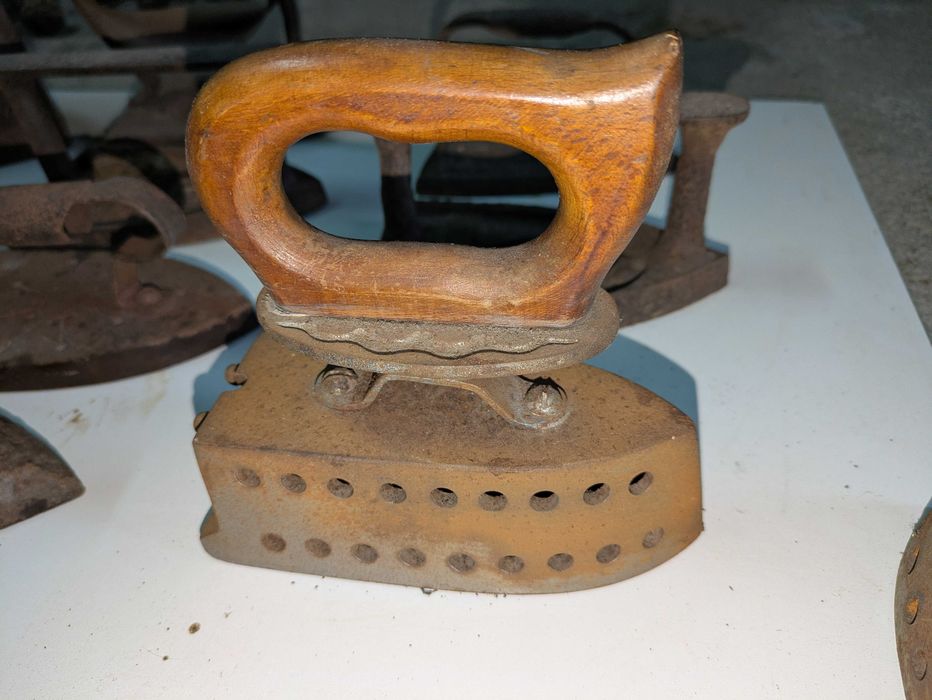 Ferros engomar antigos