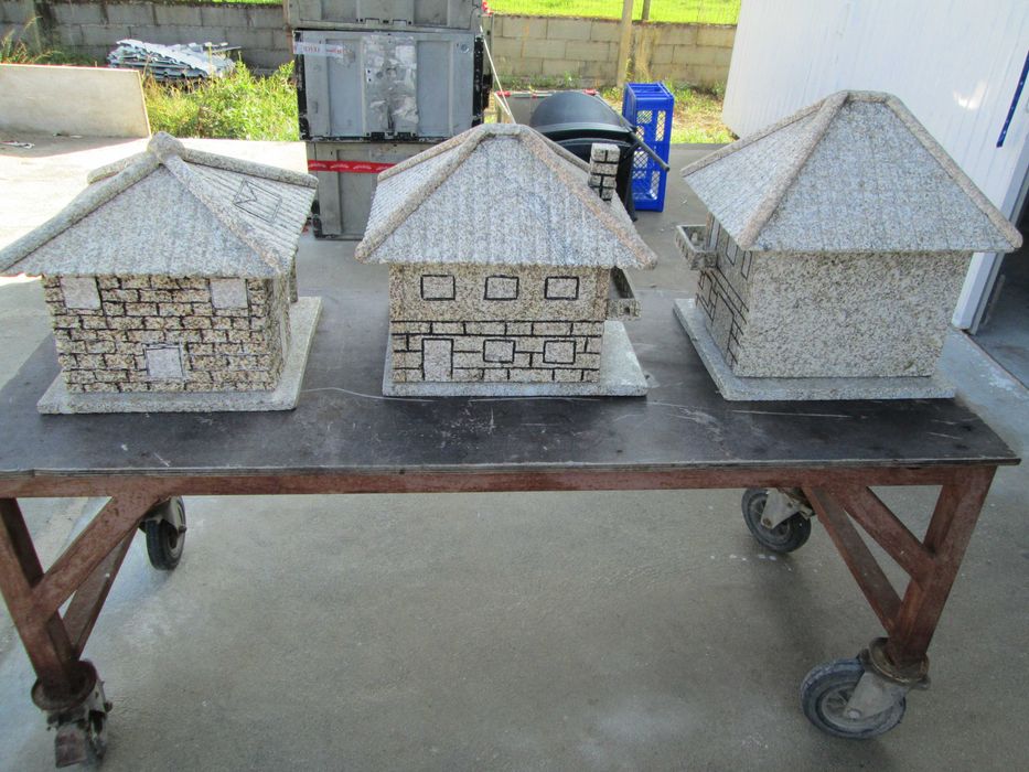 Peças em granito, artesanato.