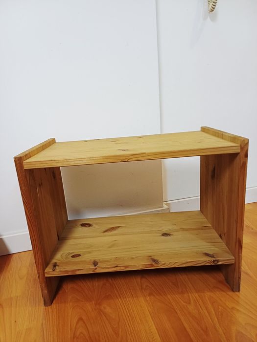 Sapateira em madeira