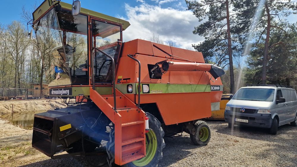 Kombajn zbożowy Dronningborg D3000