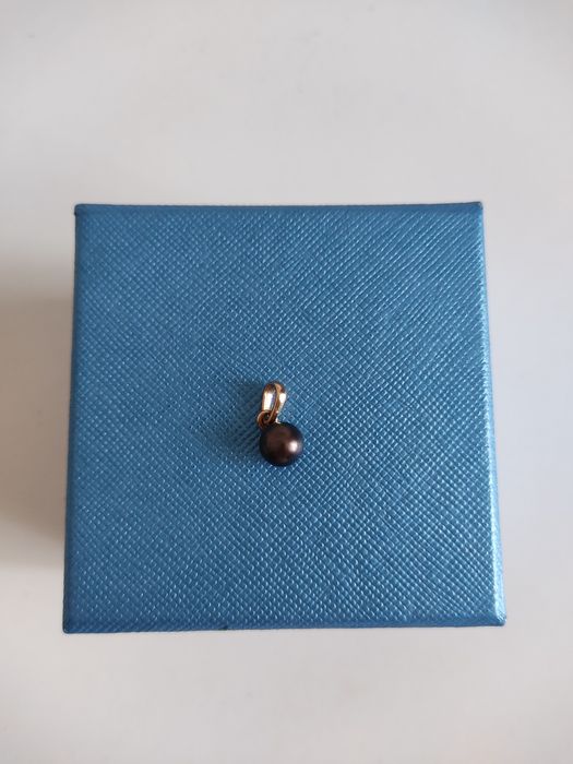 Золотой кулон с жемчугом