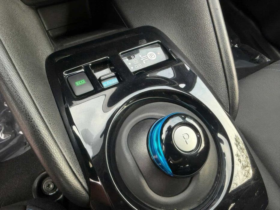 Nissan LEAF S      2021