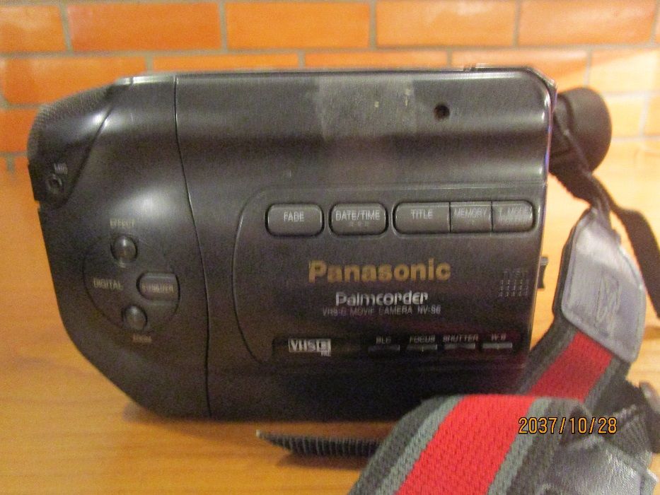 Máquina de filmar Panasonic-VHS NV-S6
