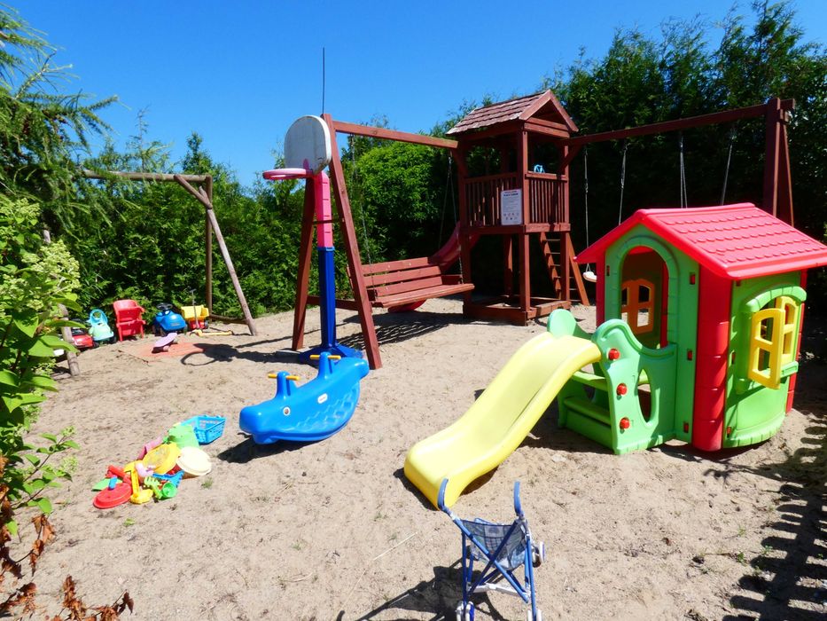domek nad morzem, Klimatyzacja, Plac zabaw