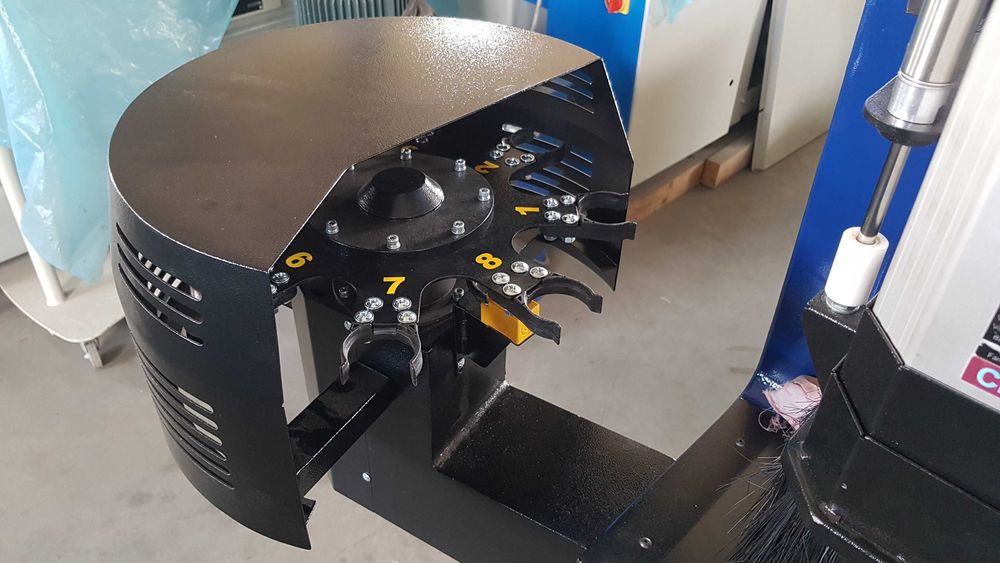 Фрезерний верстат з ЧПУ Артмастер 2515 з авт. зміною інструменту