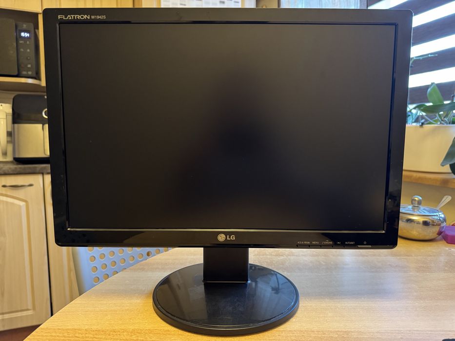 Monitor LG Flatron W1942S 19 cali Panorama