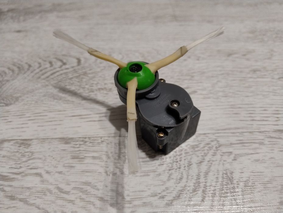 Moduł szczotki bocznej ze szczotką Irobot Roomba 980
