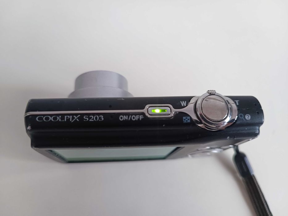 Nikon Coolpix S203