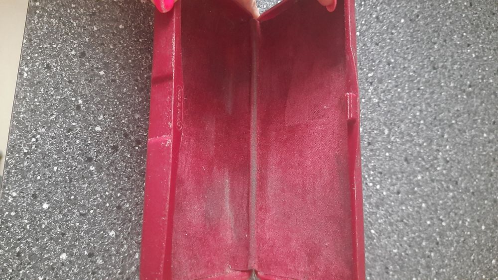Etui  z tworzywa