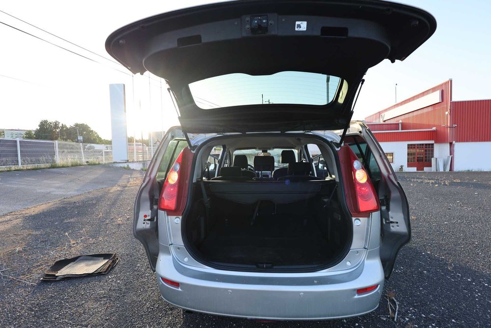 Mazda 5 - 7 Lugares – Em Excelente Estado