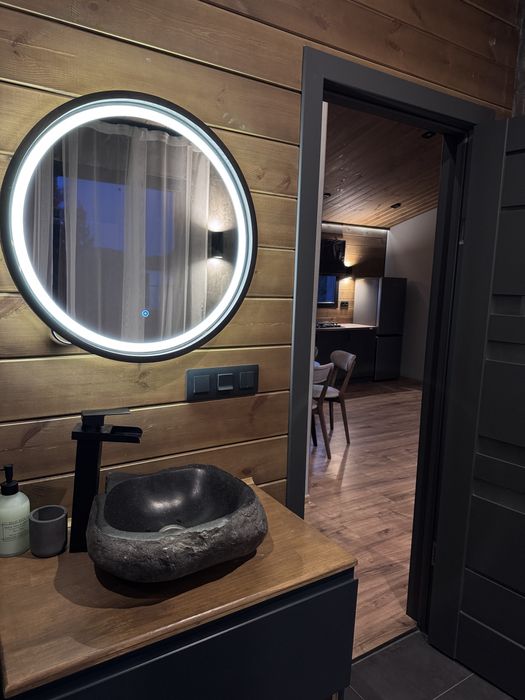 Оренда будинку з чаном та басейном подобово