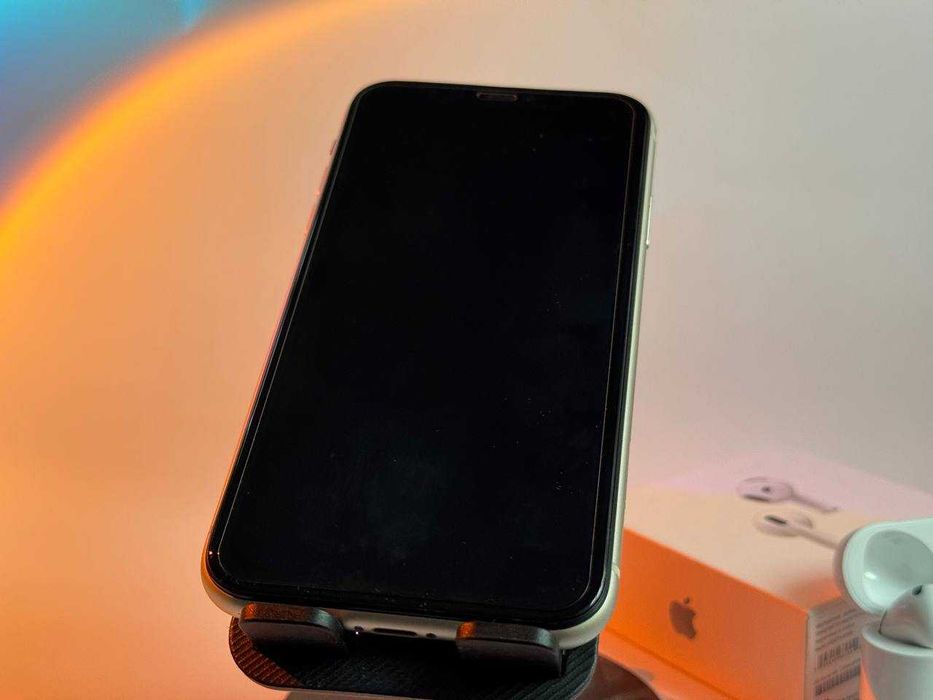iPhone 11 White — в ідеальному стані!