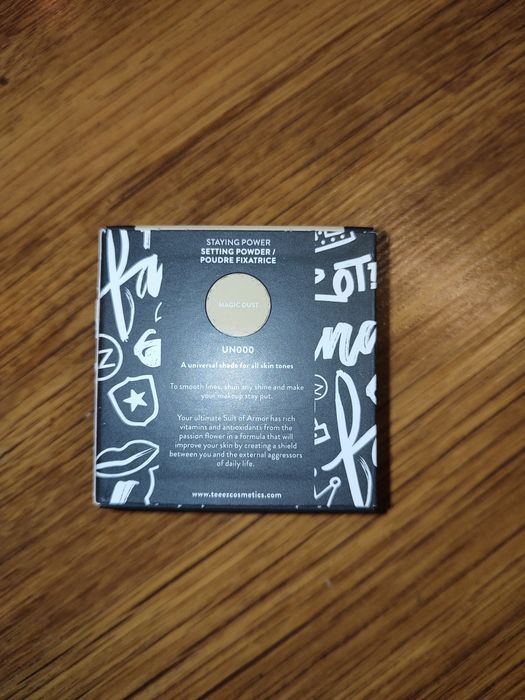 Puder setting powder Teeez Suit of Armor