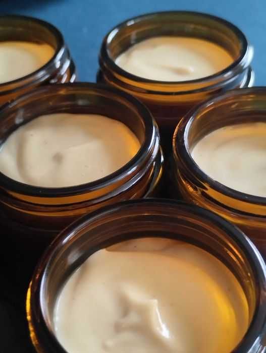 Maść z kwiatów wrotyczu