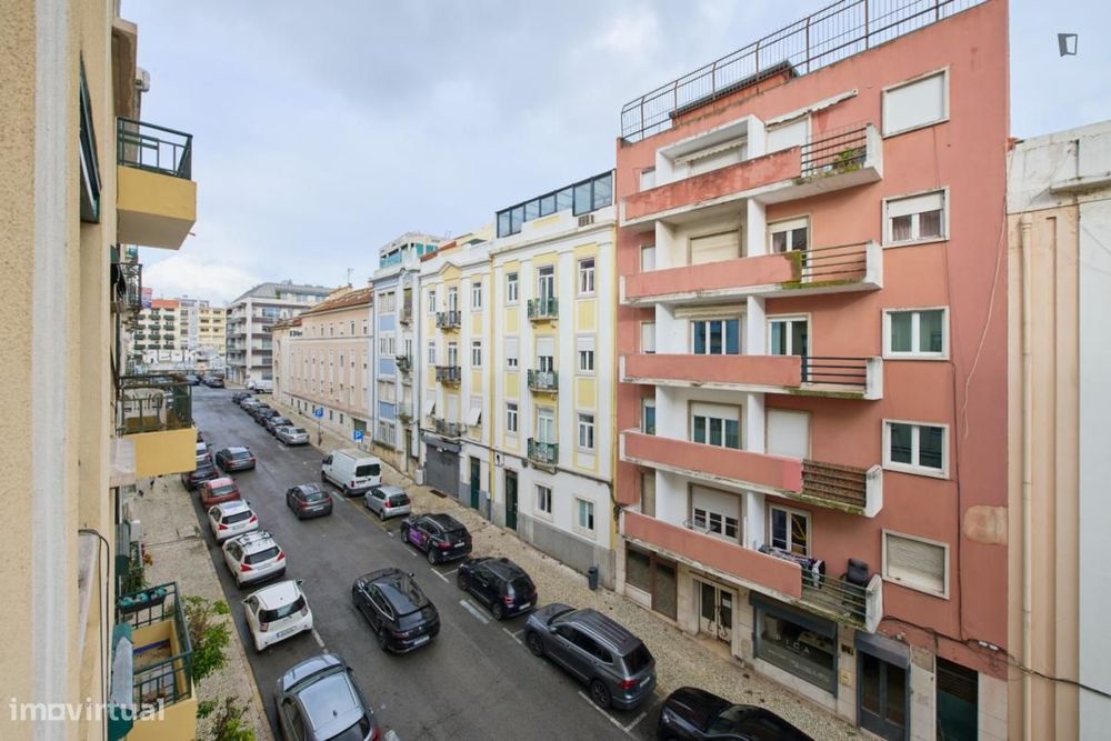 Quarto - localizado em Entrecampos Lisbon