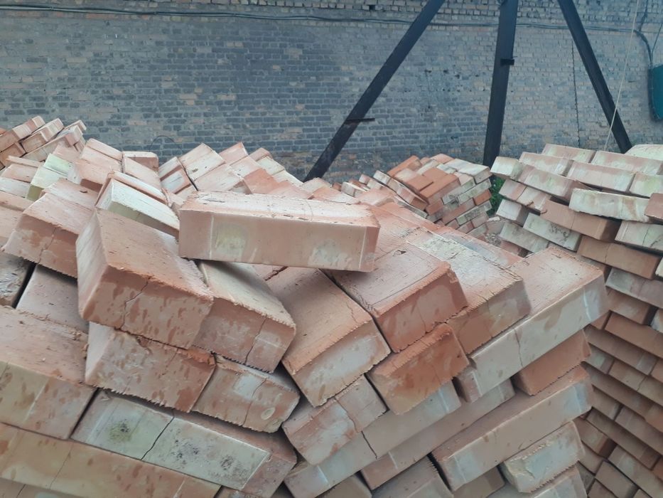 Цегла (повнотіла М100-125)