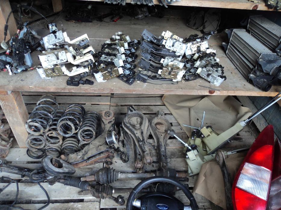 Ford Мондео 3 розборка телевізор окуляр решотка Форд