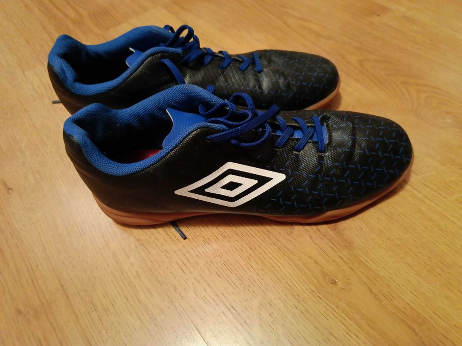 Halówki Umbro rozm. 38