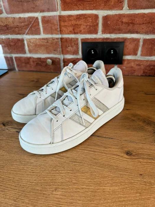 Adidas grand court