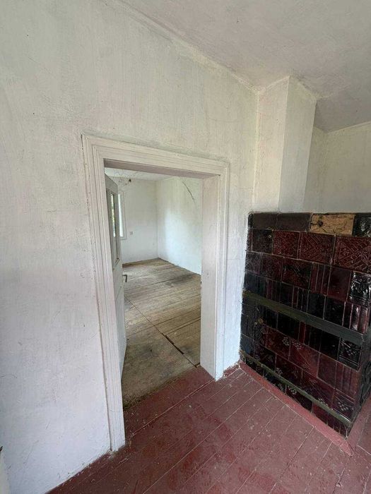 Продаж земельної ділянки 9 сотих з будиночком 30 м² у селі Новоселиця