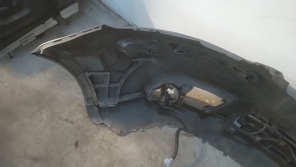 " Golf V Plus zderzak przedni LA7T