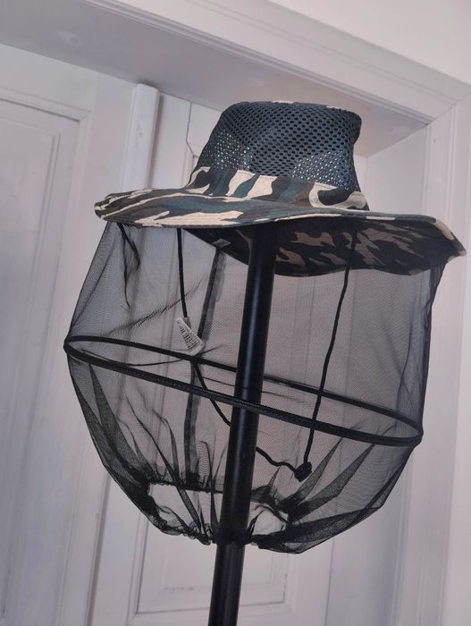 Новий капелюх з антимоскітною сіткою