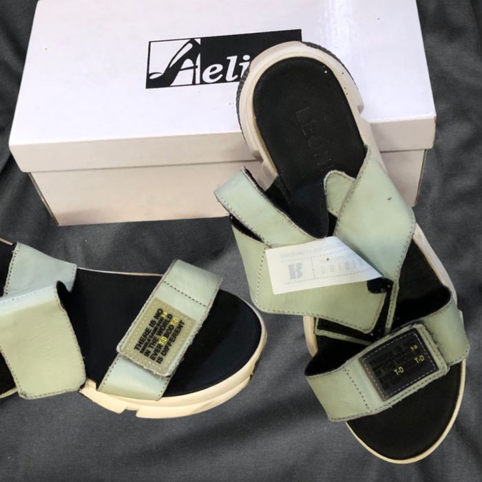 Кожаные босоножки Leoni Оливковые Натуральная кожа Идеал