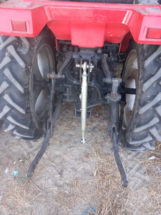 Tractor em muito bom estado com alfaias