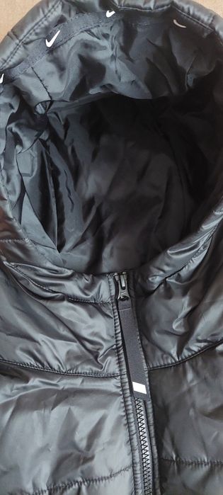 Жіночий пуховик nike