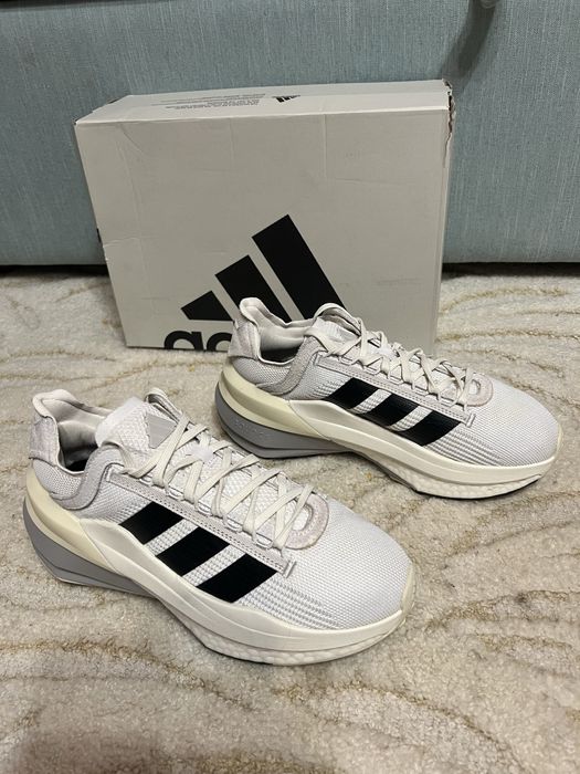 Женские кроссовки adidas Avryn_X  р.39