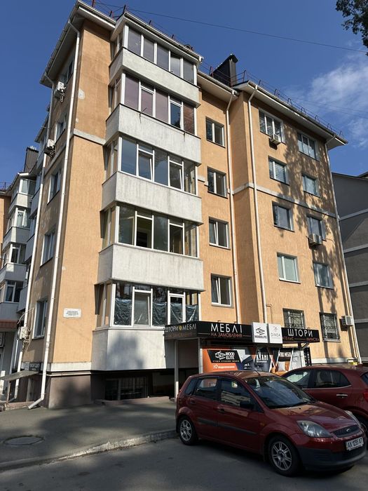 Продаж квартири з мансардою у Ірпені