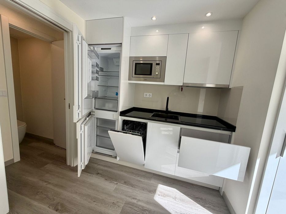 GRAÇA  T1 REMODELADO com suite e entrada idenpendente — São Vicente, Lisboa