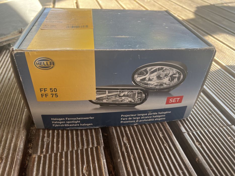 Faróis de nevoeiro FF 75 Hella