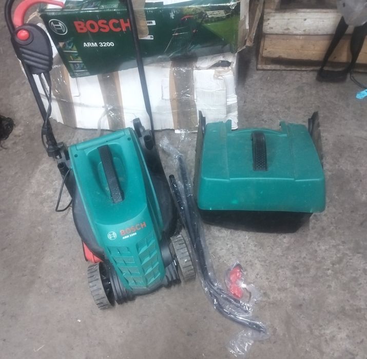 Газонокосарка Bosch ARM3200 1200W 32см