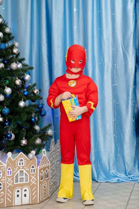 Продам новорічний костюм супер герой флеш