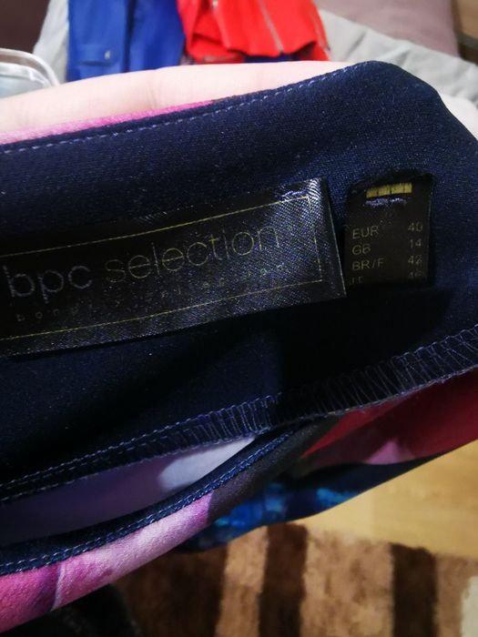 Sukienka Bonprix rozmiar 40 prosta granatowa motyle