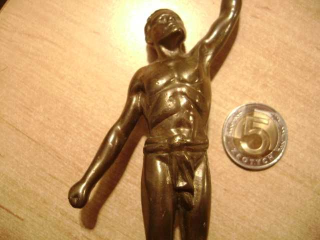 Starocie z PRL - Rzeźba rękodzieło = Figurka Atlety z brązu, przedwojenna, 17 cm wysoka