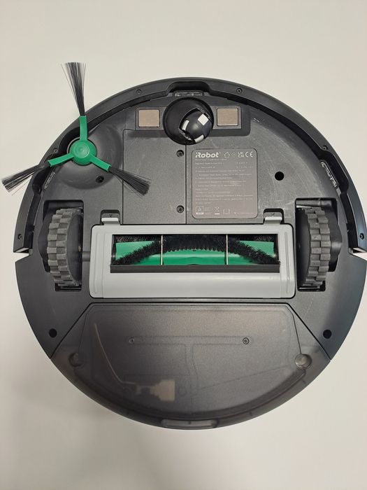 Aspirador Robô IROBOT Roomba Combo Essential Preto